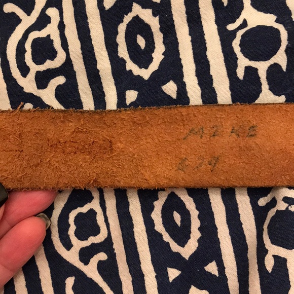 Vintage hand tooled boy belt. - Picture 5 of 6